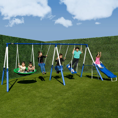 Ensemble de balançoire Malibu 600Bls de The Swing Company avec glissoire de 5 pi, soucoupe de 38 po, balançoire de planche de surf, balançoire sur pied et balançoire moulée par soufflage