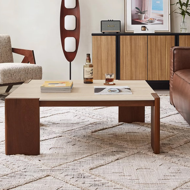 Table basse en bois massif au design minimaliste