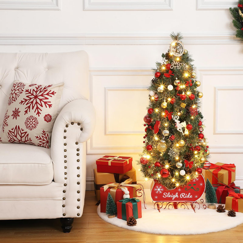 Arbre de Noël pré-éclairé avec lumières DEL, pointes d'épinette réalistes et base de traîneau, H 4,5 pi