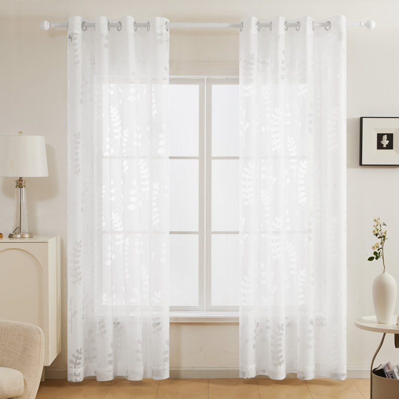 Paire de rideaux transparents en polyester Ozrenka, L 52 po x L 63 po, Blanc