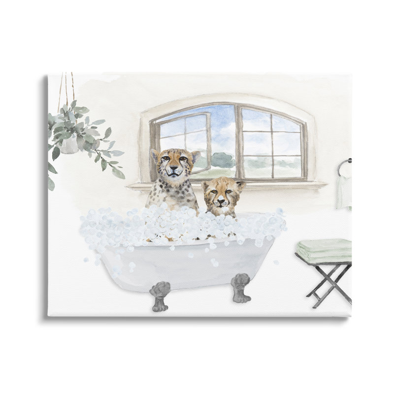 «Cheetah Duo Bathaign Bathroom Scene» par Lanie Loreth, impression sur toile tendue, H 16 po x l 20 po x P 1,5 po