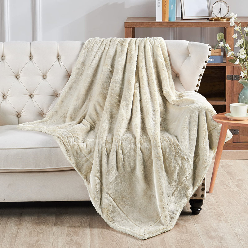 Couverture jetée imitation fourrure unie, Beige, L 60 po x l 50 po