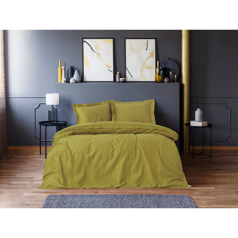 Luxurious Satin Super King Quilt Cover Set, 100% Cotton, 102.4 x 86.6 inches | Includes 2 Pillowcases 19.7 x 31.5 inches | Reactive Printing, Machine Washable, Button Closure | Elegant Green Color, Soft & Durable