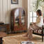 Vitrines en bois brun massif