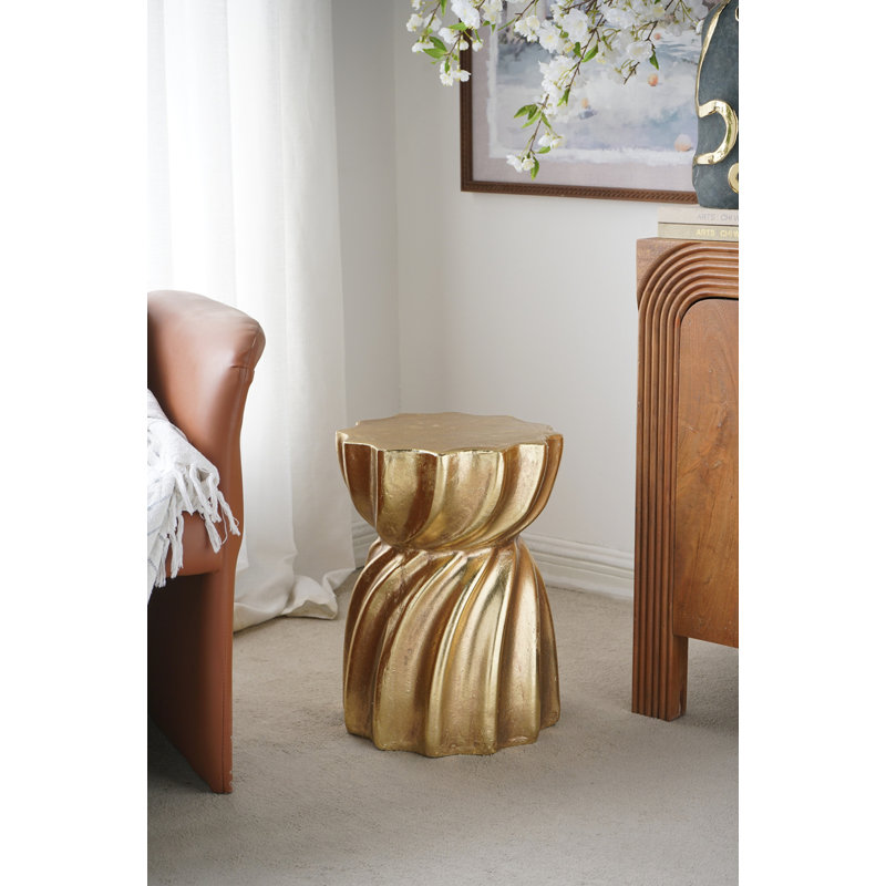 Tabouret d'appoint doré en magnésium avec motif sculptural tourbillonnant