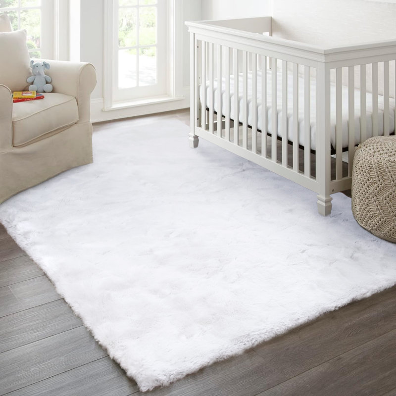 Tapis blanc en fausse fourrure de lapin Damal, Rectangle 8 pi x 10 pi