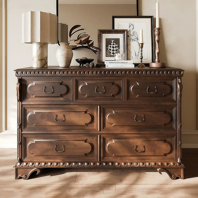 Armoire à neuf tiroirs en bois massif brun foncé