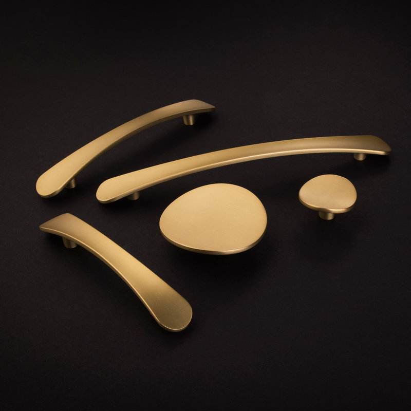 Vale Collection Pull, Brushed Golden Brass, 3 3/4" inch