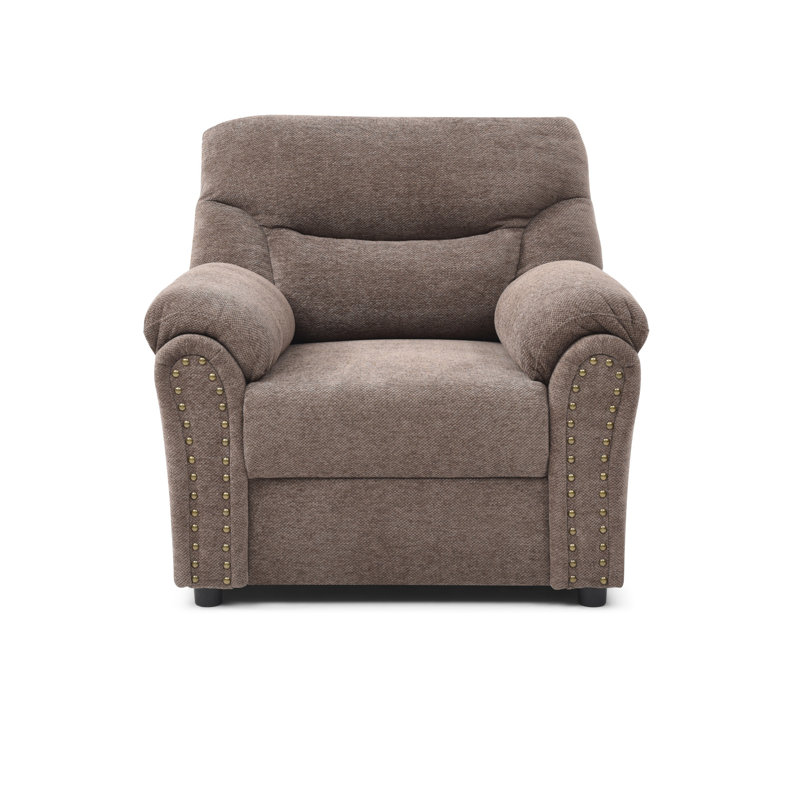 Chaise exquise avec accoudoirs évasés et garniture cloutée, alliant confort et style pour un ajout parfait à l'espace de vie