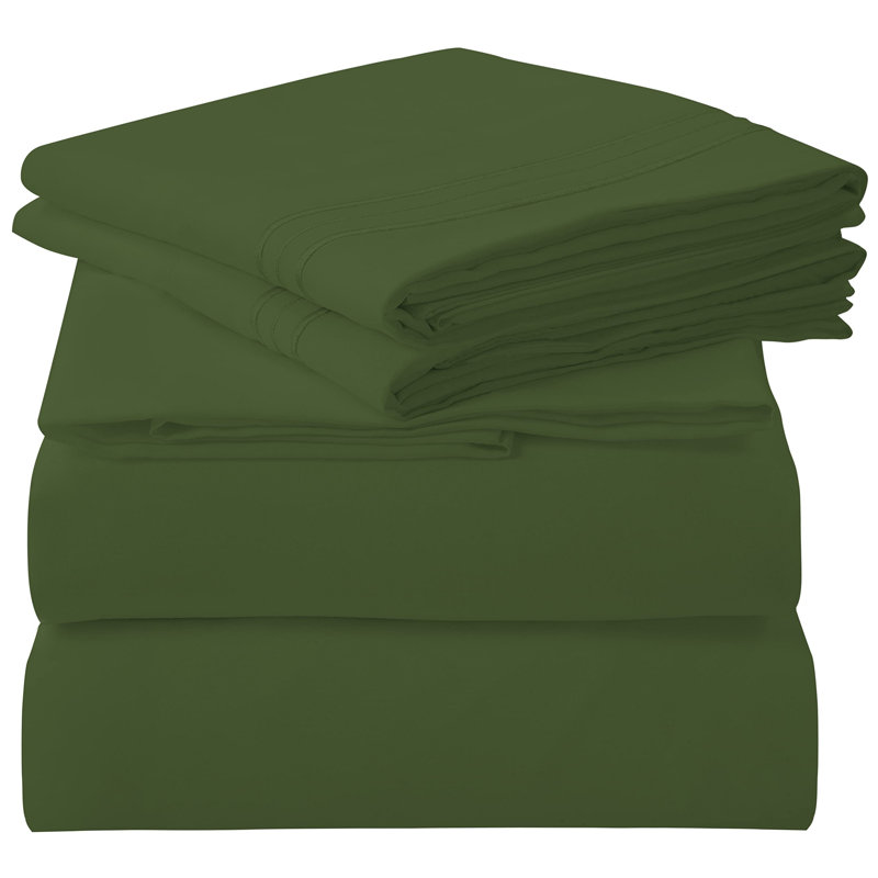 Royale Linens 4 Piece Sheets Set - Soft Brushed 1800 Microfiber Bedding - 1 Fitted and 1 Flat Sheet, 2 Pillow cases - Wrinkle Free & Fade Resistant - Hotel Luxury Bed Sheets Set