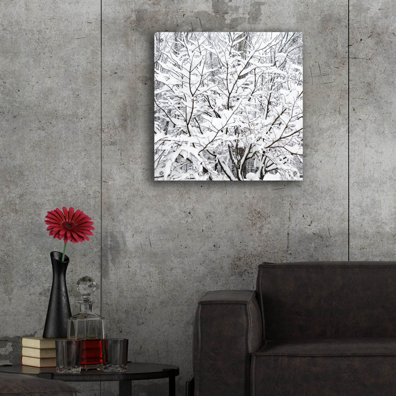  Art mural en verre 24 po x 24 po «Snow Fills Branches» par Erin Clark, H 24 po x l 24 po x P 0,2 po