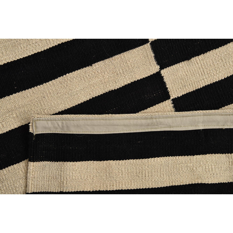 Tapis noir et blanc Orta