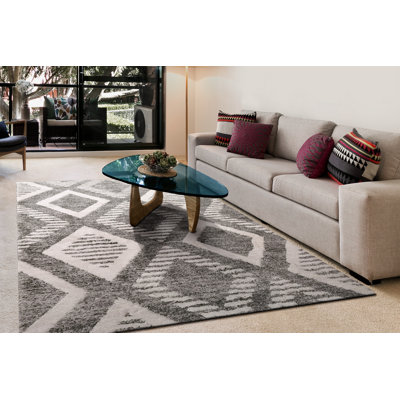 Tapis gris / ivoire à motif géométrique Pamphilos