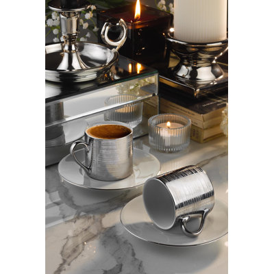 Ensemble tasse à café et soucoupe