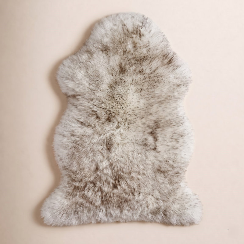 Tapis en peau de mouton à pointe de loup Enderby, Nouveauté 2 pi x 3 pi