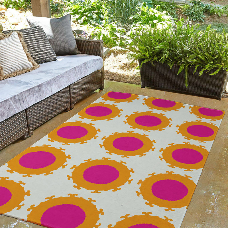 Clairemarie Chenille Geometric Indoor Rug, Rectangle 5' x 7'