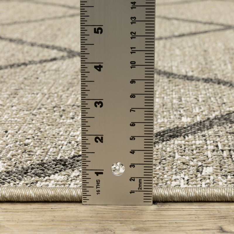 Rayfe Geometric Indoor / Outdoor Rug, Runner 1'10" x 7'6"