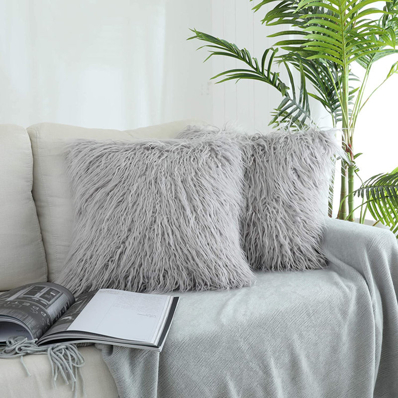 Housse de coussin en fausse fourrure, gris