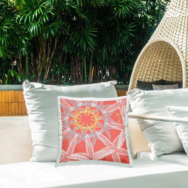 Coussin d'extérieur imprimé motif nautique et étoile de mer par Geoff Tygert
