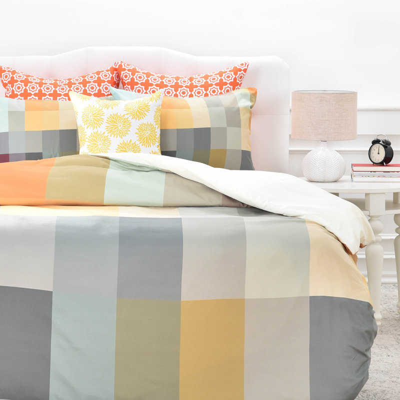 Madart Inc Geometric Shapes Duvet Cover, Queen Duvet Cover + 2 Standard Shams