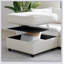 Canapé en tissu beige avec des sièges confortables et un design élégant, parfait pour les espaces de vie modernes et confortables.-1070403786