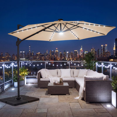 Parasol de patio en porte-à-faux 10 pi avec lumières solaires à DEL, rotation à 360 °, beige inclinable