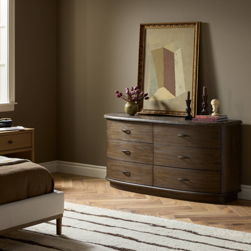 Tovae Dresser