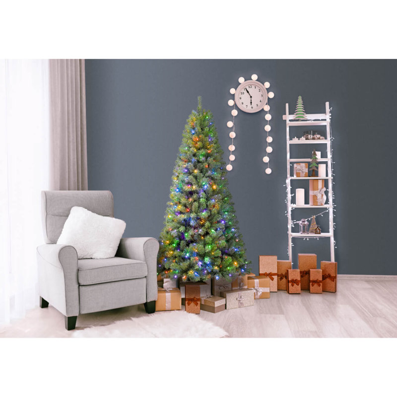 L'épinette Oxford pré-éclairée de 7 pi Holiday Aisle®