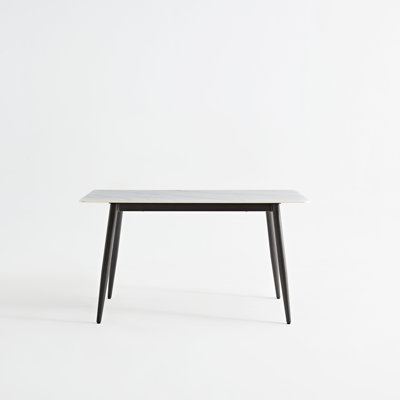 Table de salle à manger rectangulaire moderne avec plateau en céramique et base en métal