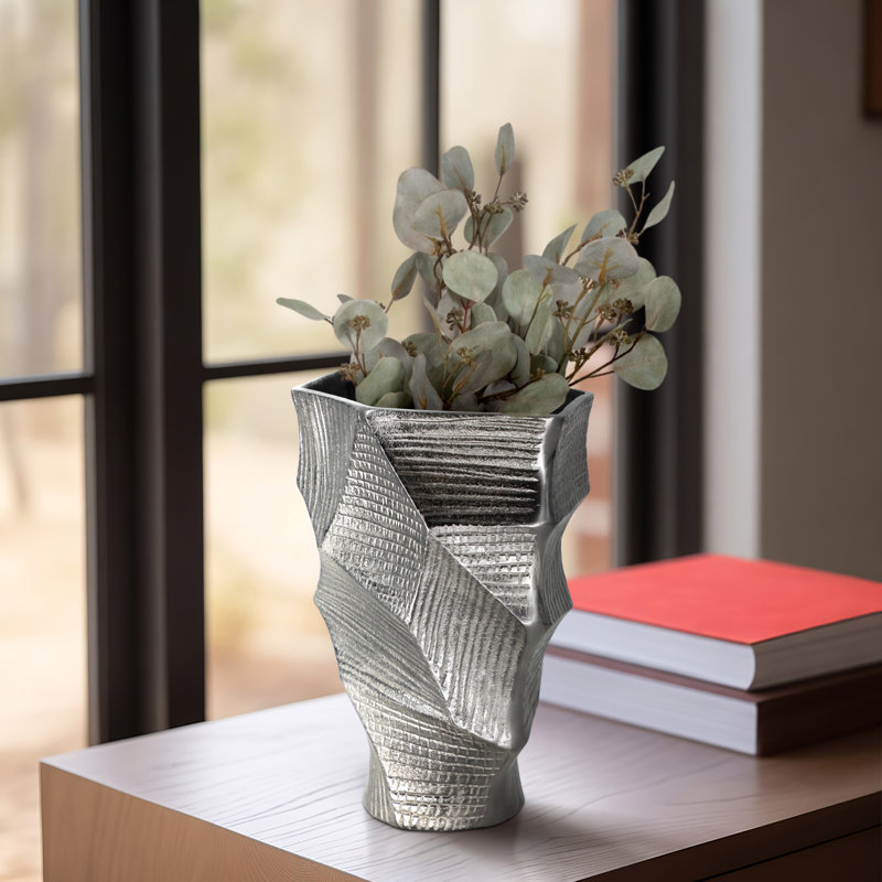 Vase en métal Juneau, H 12 po x l 10 po x P 10 po, Argent