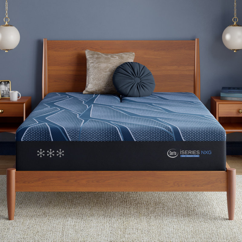 Matelas iSeries NXG 4500 de 13,5 po en mousse à mémoire de forme ultra moelleuse