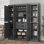 Armoire de cuisine haute Kyrrah 100% en bois massif avec portes et 2 tiroirs, tablettes réglables, armoire de rangement modulaire, l 65 po x H 71,5 po