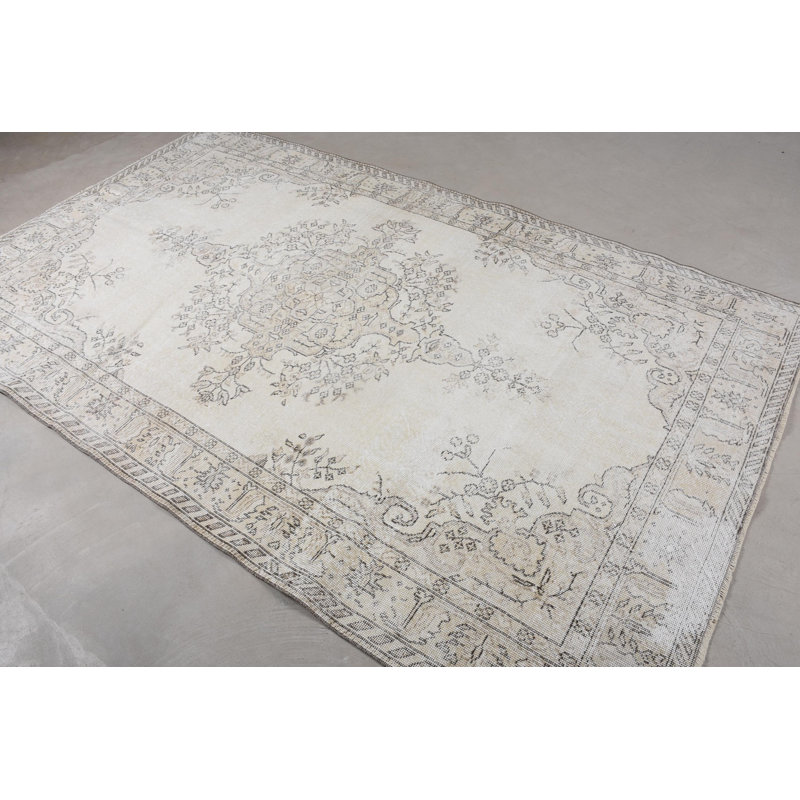 Tapis beige 66,5 x 109,4 po Vintage