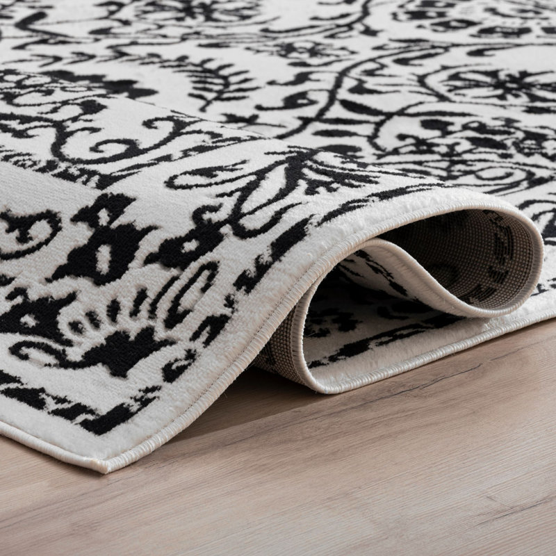Clinetta Floral Indoor Rug, Round 6'