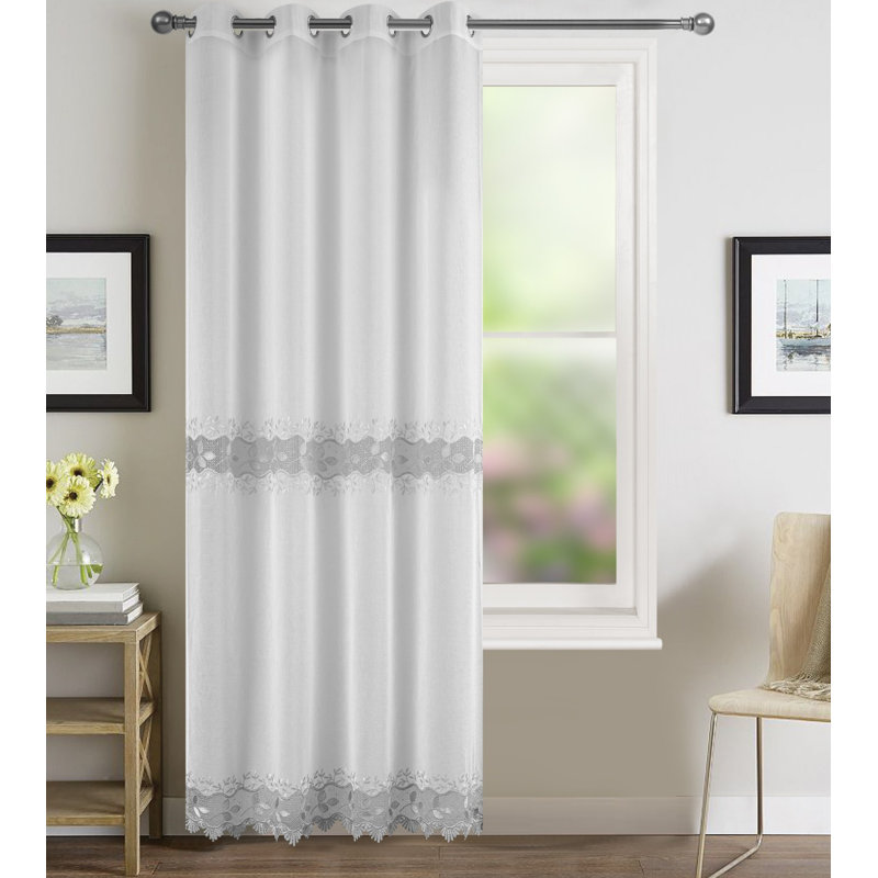 Panneau d'anneau transparent brodé, L 54 po x L 95 po, Blanc / Doré