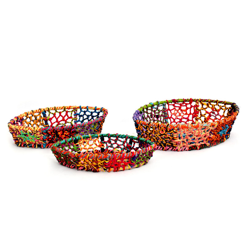 Ensemble coloré de 3 paniers ovales en jute
