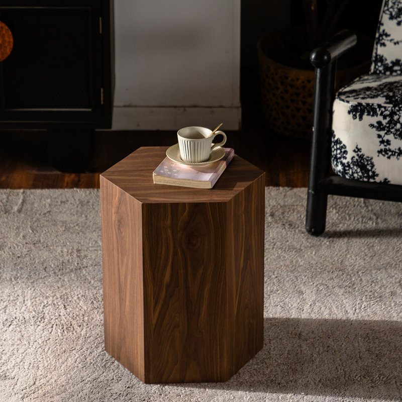 Table de bout hexagonale en grain de bois noyer, entièrement assemblée pour les petits appartements, table basse moderne de 15,45 po 13,81 po avec grain, prête à