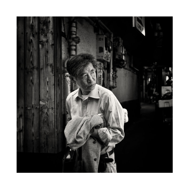 Kurt Klein Shinjuku Canvas Art, H 14 po x l 14 po