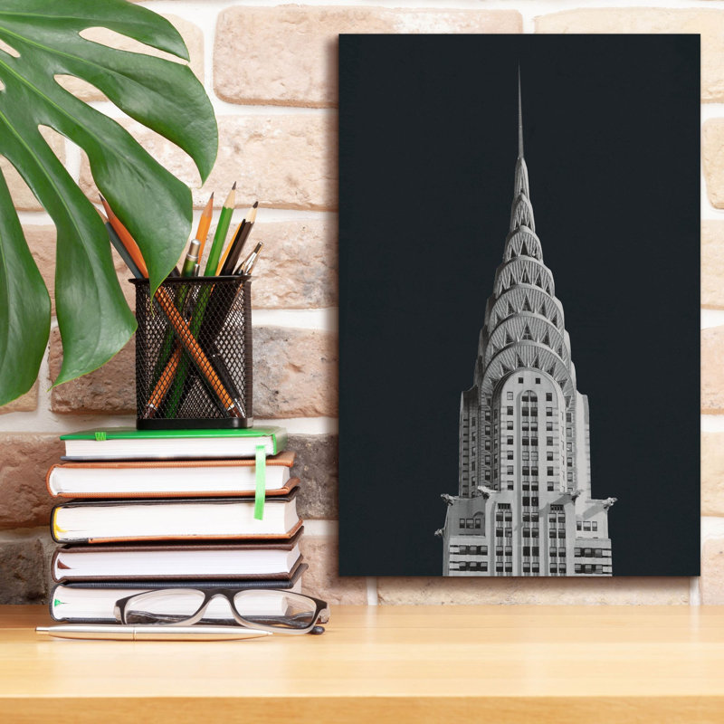 «Epic Graffiti« Chrysler Building On Black »par Wild Apple Portfolio, art mural sur toile, 12 po x 18 po