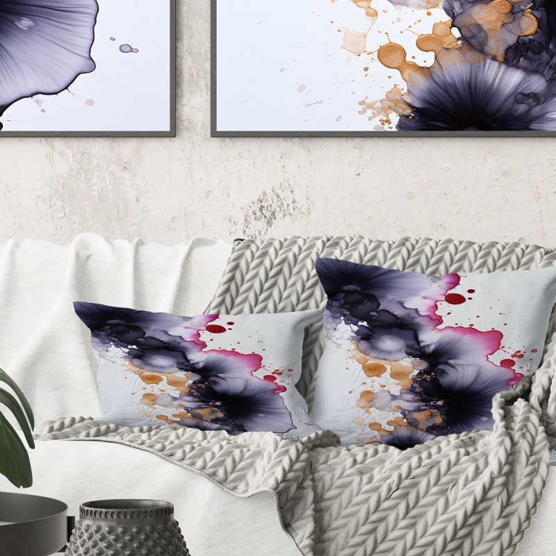 Coussin décoratif délavé à fluidité délicate magenta et or V - peinture abstraite