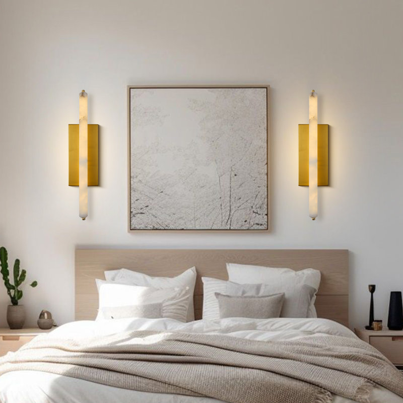 Applique murale à DEL à intensité variable avec abat-jour albâtre, Laiton, H 21,6 po x l 4,7 po x P 5,7 po