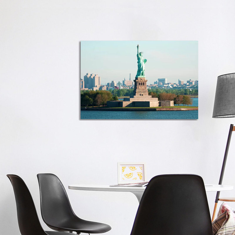 Statue Of Liberty - Wrapped Canvas Print, 101.6 cm H x 66.04 cm W x 3.175 cm D