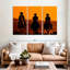 Cowboys Lelar au coucher du soleil-107937143