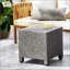Table d'appoint en osier PUERTA, durable et polyvalente pour la détente et le divertissement en plein air.-1193791217
