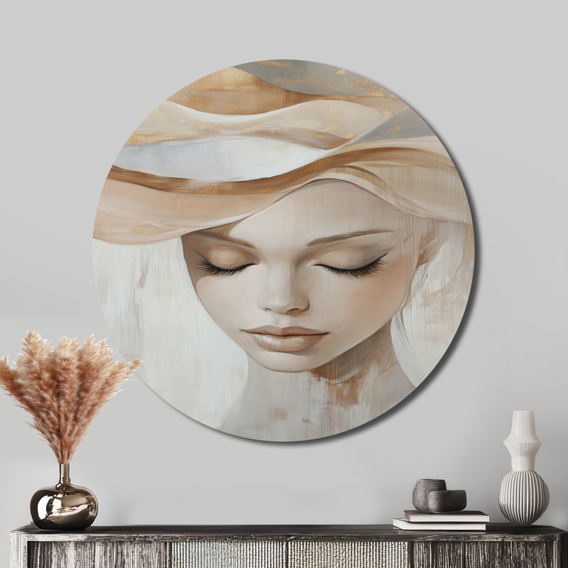 Femme sereine au chapeau de soleil I - Portrait en métal, H 23 po x l 23 po