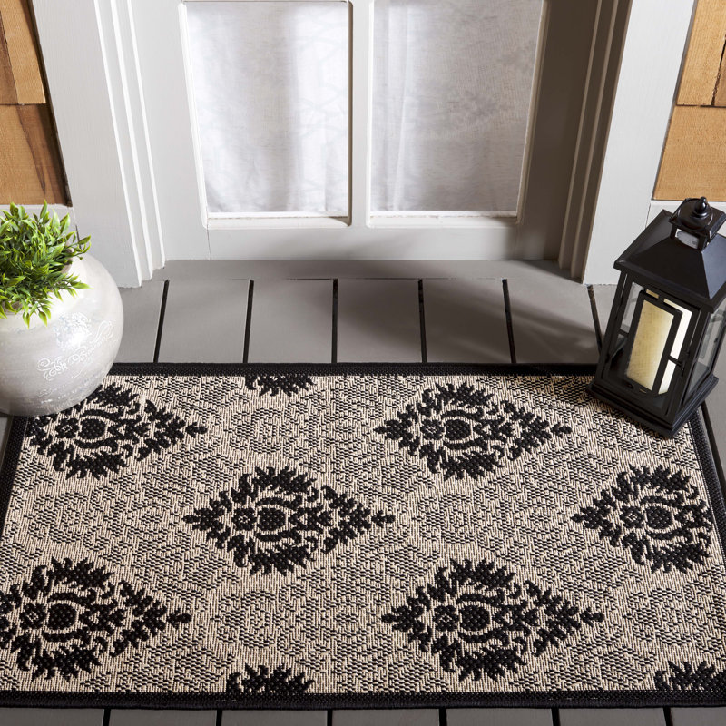 Arneshia Damask Sand/Black Area Rug, Round 5'3"