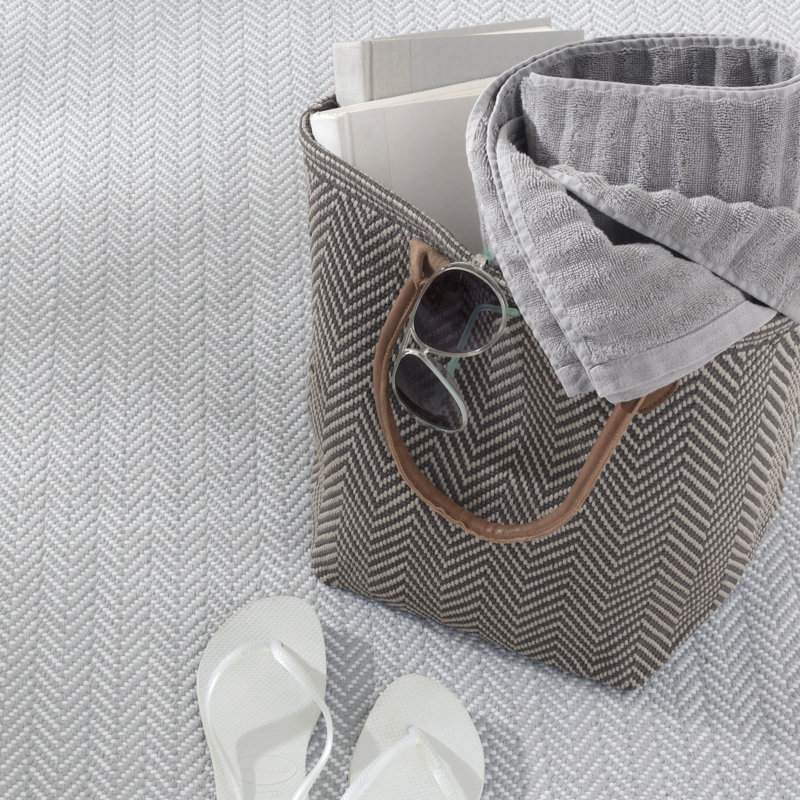 Pearl Herringbone Handwoven Indoor/Outdoor Rug, Rectangle 3' x 5', Pearl Gray/White