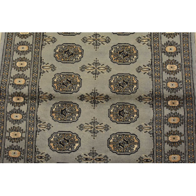 Tapis Bokhara 3′ x 4’11” en laine grise, style tribal, noué à la main, tapis oriental