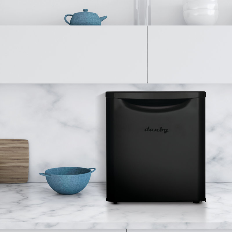 Danby Classic Retro 1.7 Cubic Feet Freestanding Mini Fridge, Black