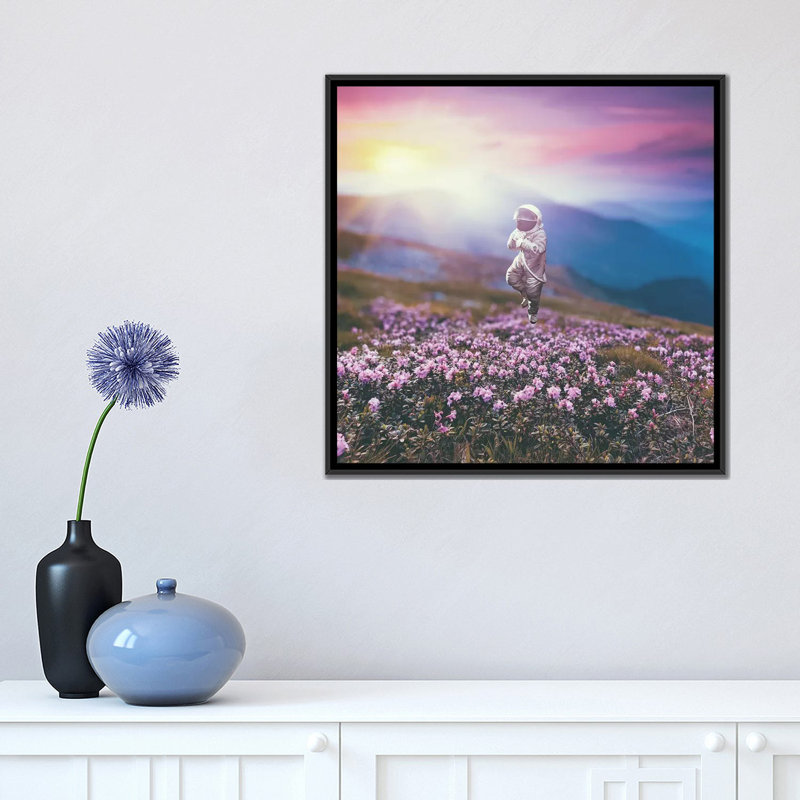 «Astronaut's Dream», reproduction sur toile, H 26 po x l 26 po x P 1,5 po, Toile encadrée noire, Pas de tapis